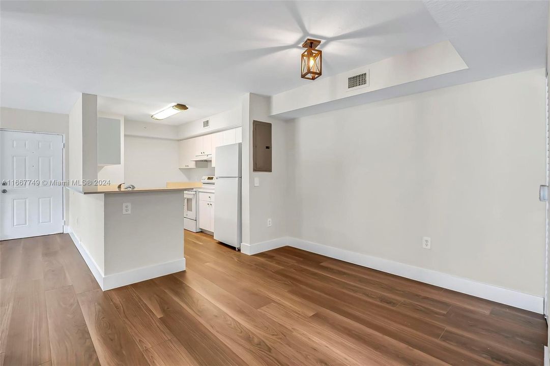 For Sale: $254,000 (3 beds, 2 baths, 1126 Square Feet)