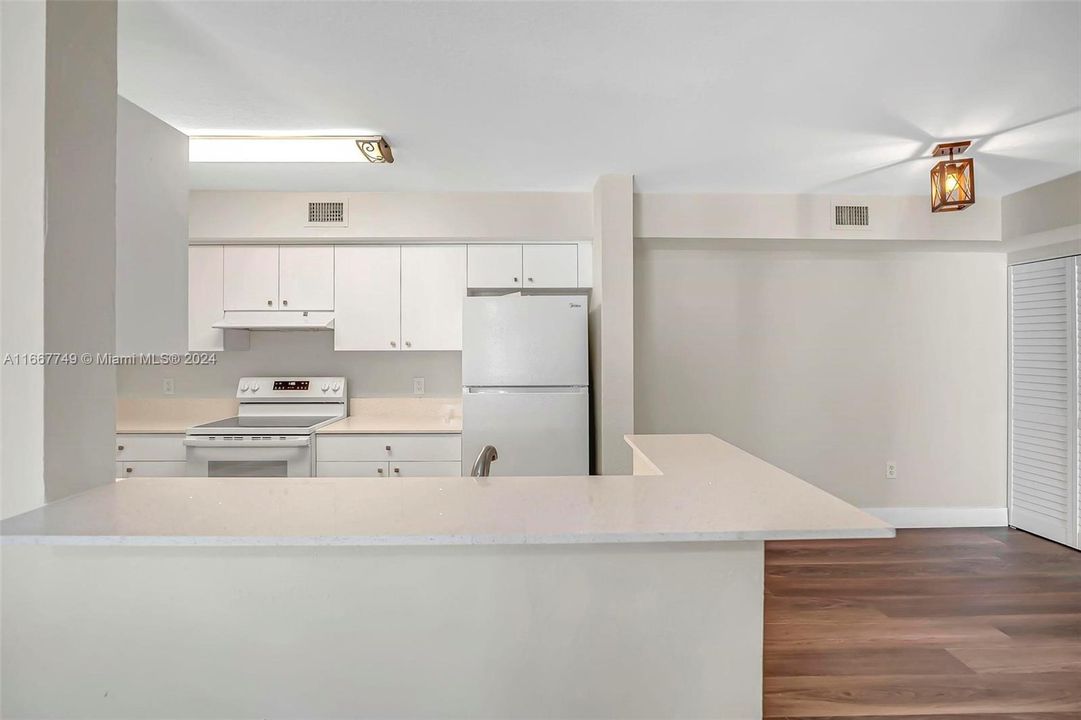 For Sale: $254,000 (3 beds, 2 baths, 1126 Square Feet)