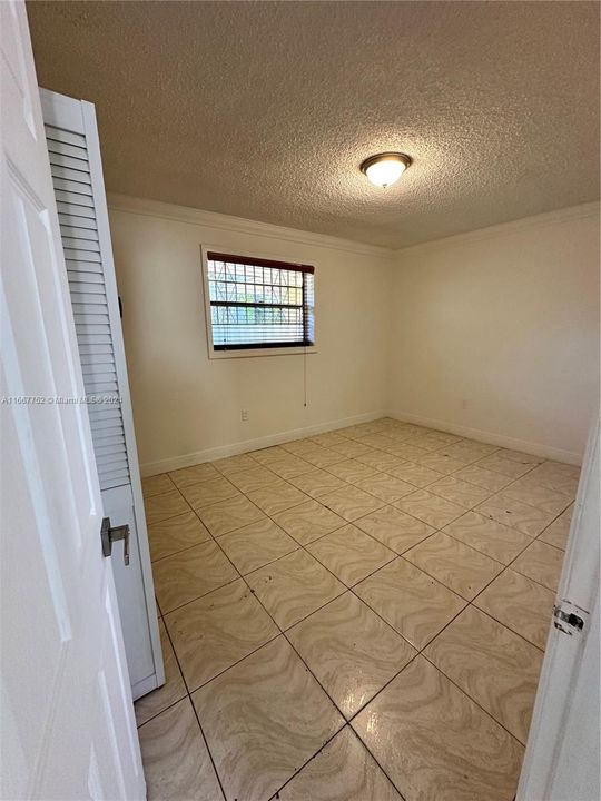 Recently Rented: $1,950 (2 beds, 1 baths, 643 Square Feet)