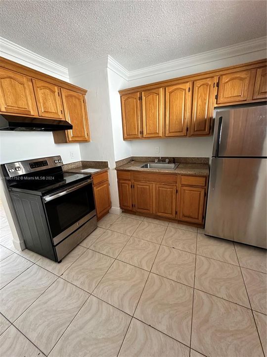 Recently Rented: $1,950 (2 beds, 1 baths, 643 Square Feet)