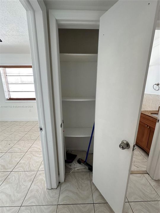 Recently Rented: $1,950 (2 beds, 1 baths, 643 Square Feet)