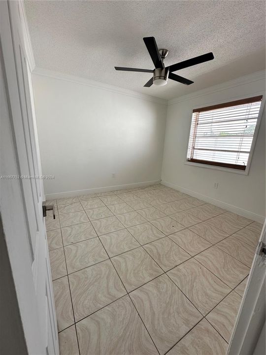 Recently Rented: $1,950 (2 beds, 1 baths, 643 Square Feet)
