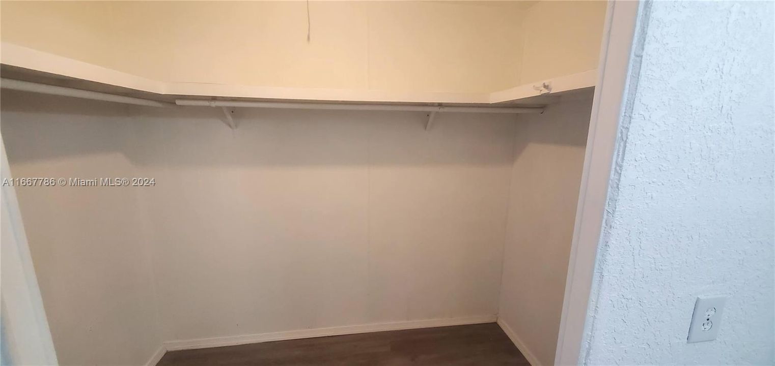 En Venta: $360,000 (3 camas, 2 baños, 1638 Pies cuadrados)