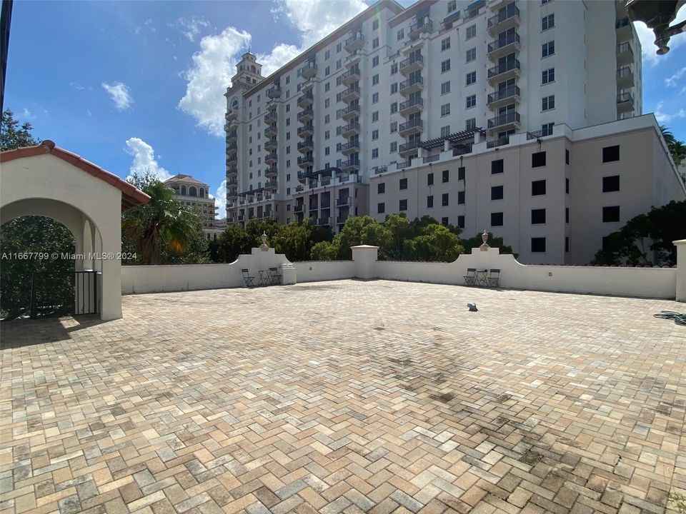 Building 4th Floor Courtyard