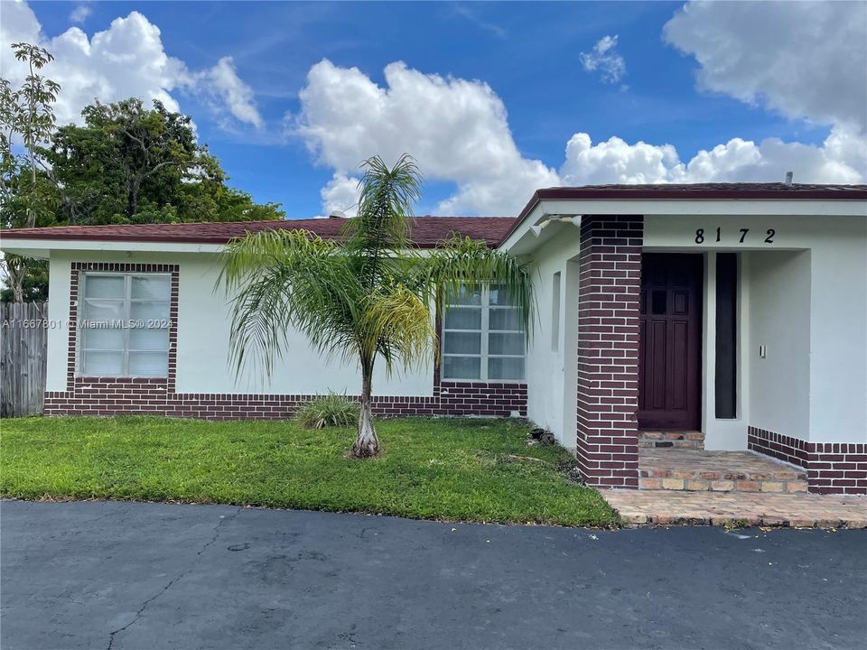 For Sale: $585,000 (4 beds, 2 baths, 2113 Square Feet)