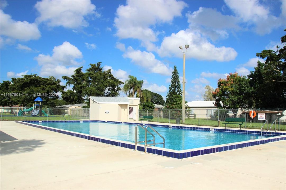 Community pool