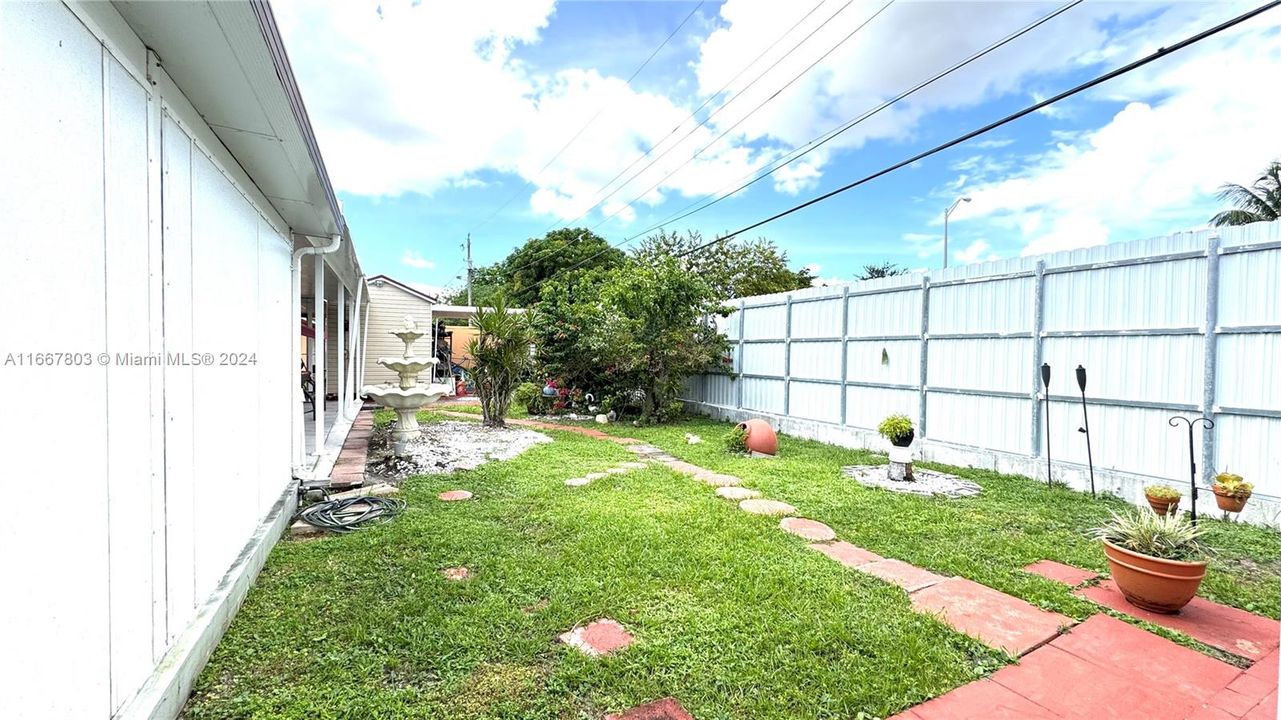 For Sale: $695,000 (3 beds, 3 baths, 1608 Square Feet)