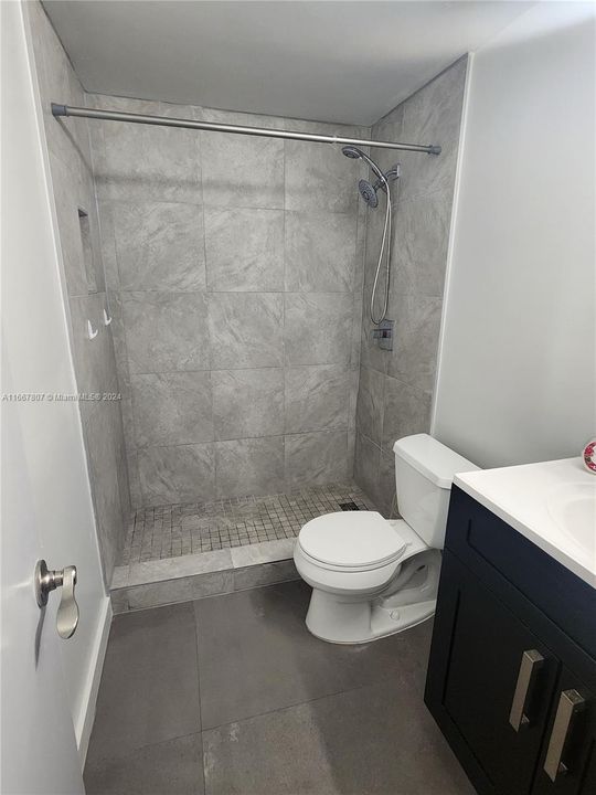 For Sale: $309,500 (2 beds, 2 baths, 1086 Square Feet)