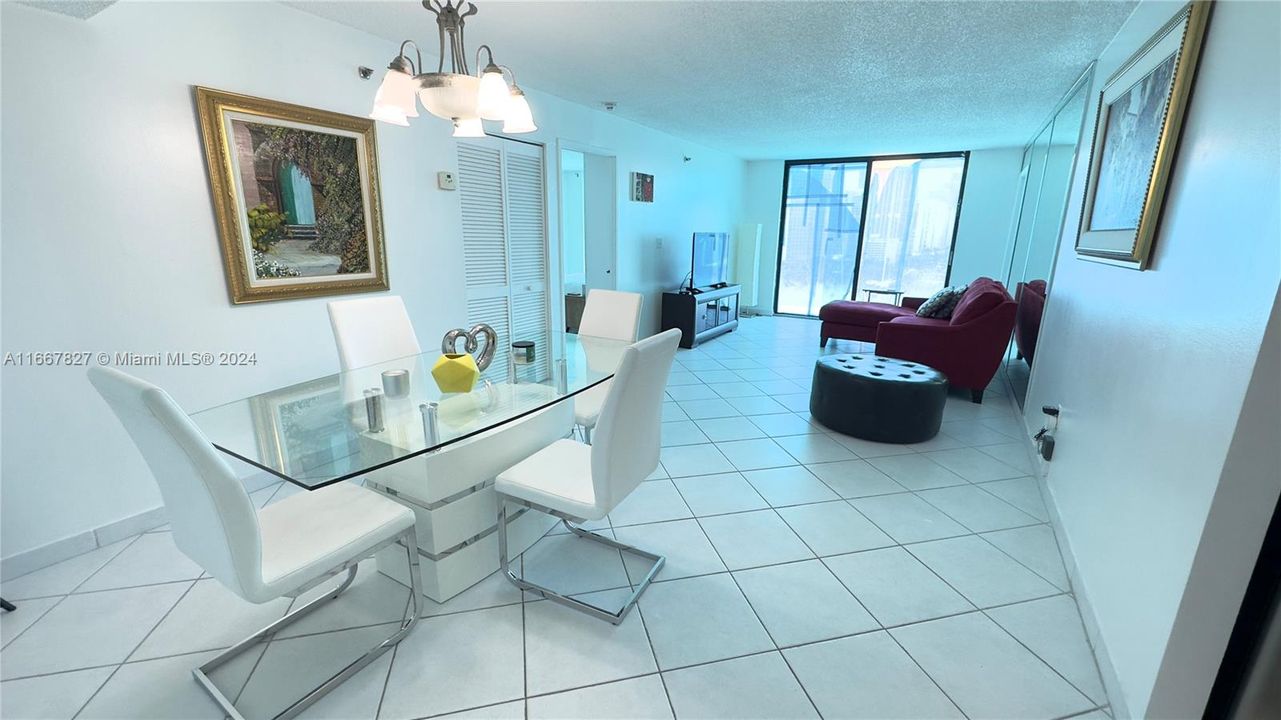 For Sale: $445,000 (2 beds, 2 baths, 1232 Square Feet)