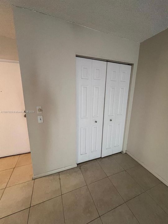 For Rent: $1,500 (1 beds, 1 baths, 800 Square Feet)