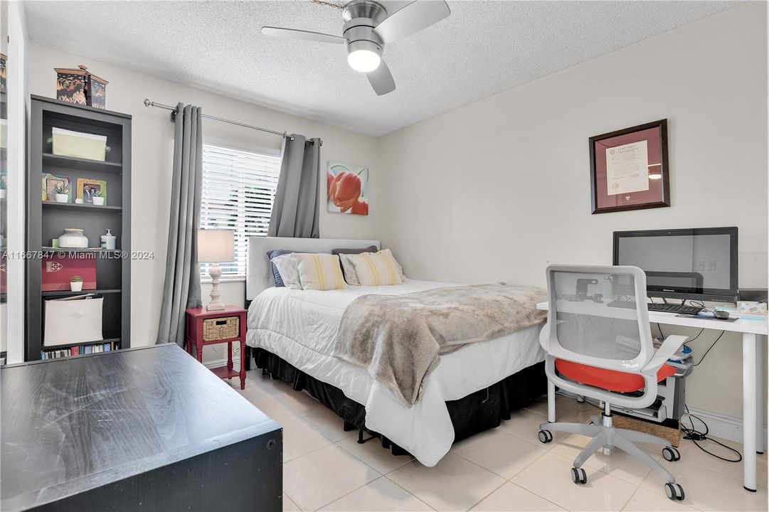 Active With Contract: $2,700 (2 beds, 2 baths, 0 Square Feet)