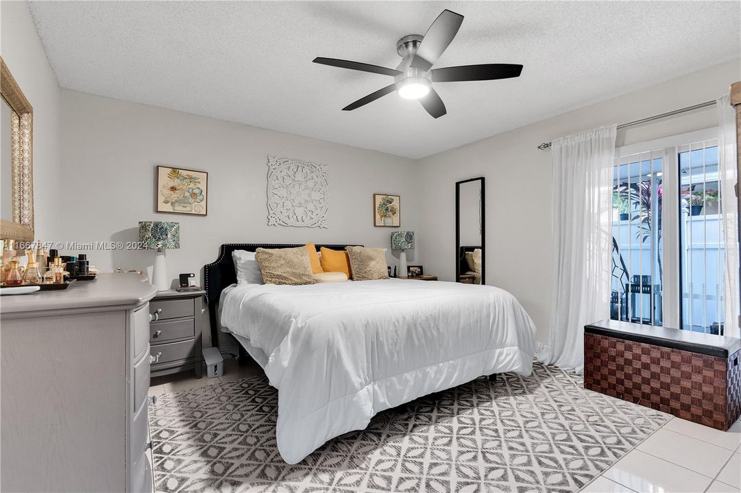 Active With Contract: $2,700 (2 beds, 2 baths, 0 Square Feet)