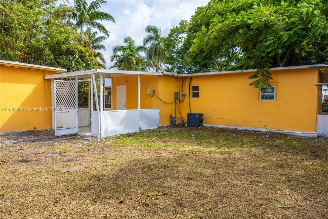 En Venta: $569,000 (2 camas, 2 baños, 1035 Pies cuadrados)