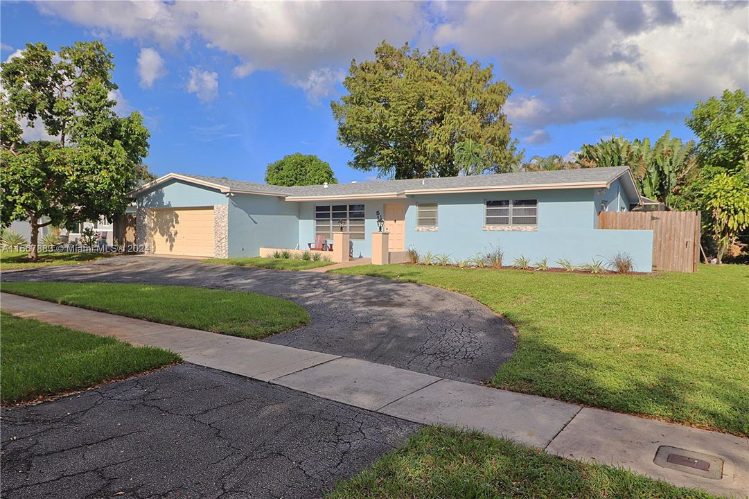 For Sale: $625,000 (3 beds, 2 baths, 1629 Square Feet)