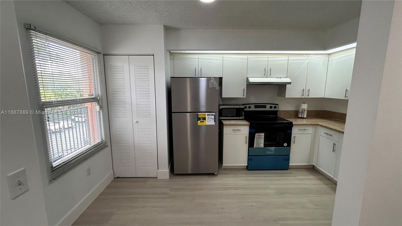 For Rent: $2,000 (2 beds, 1 baths, 1032 Square Feet)