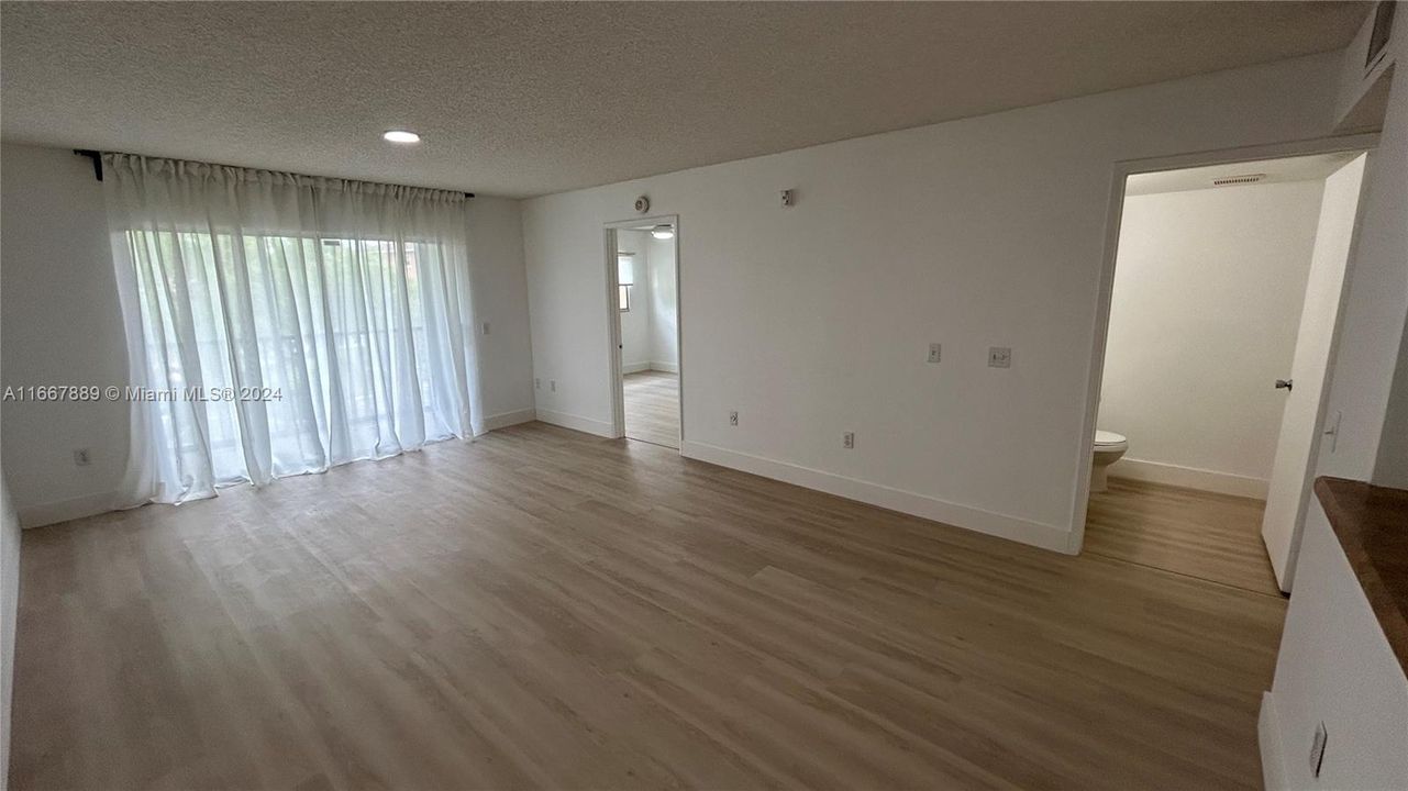 For Rent: $2,000 (2 beds, 1 baths, 1032 Square Feet)