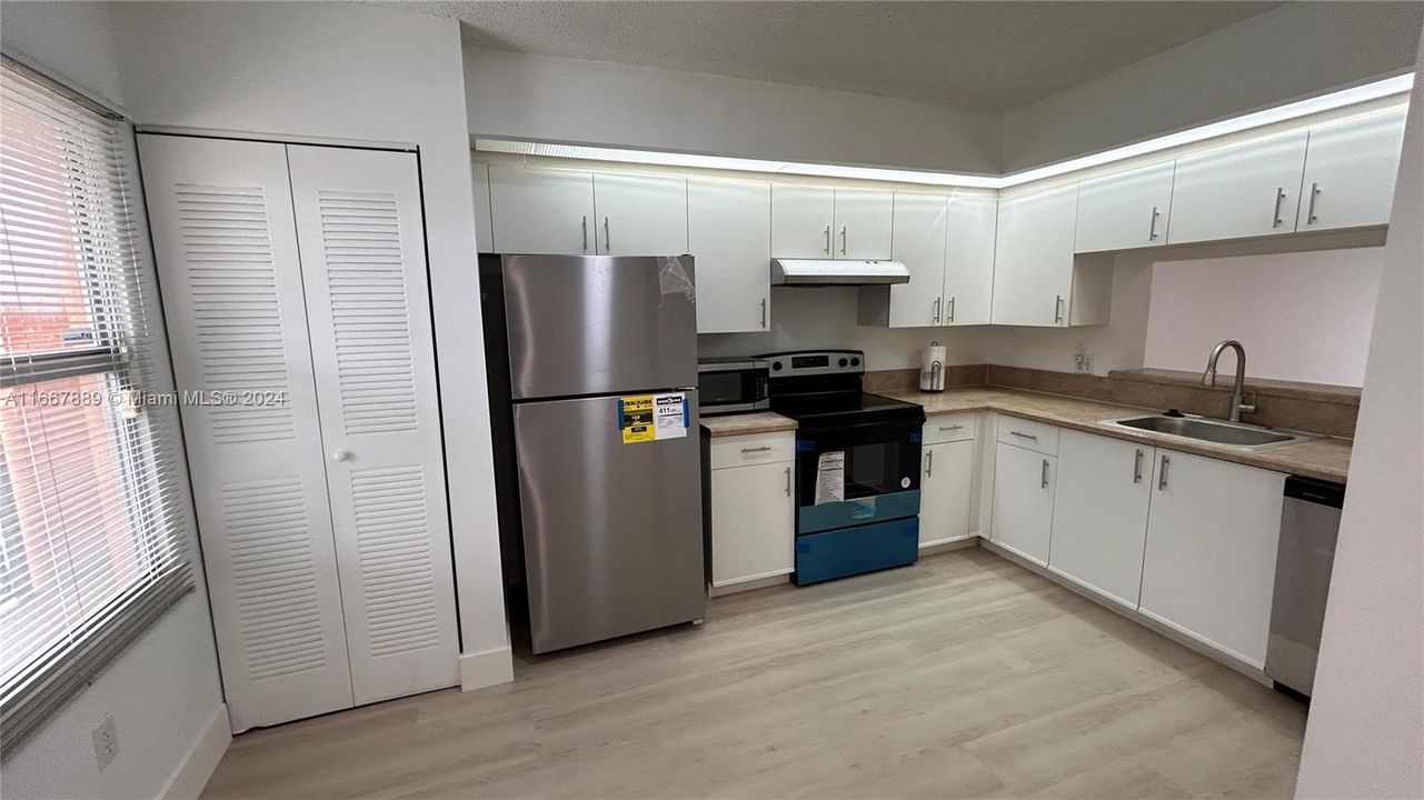 For Rent: $2,000 (2 beds, 1 baths, 1032 Square Feet)