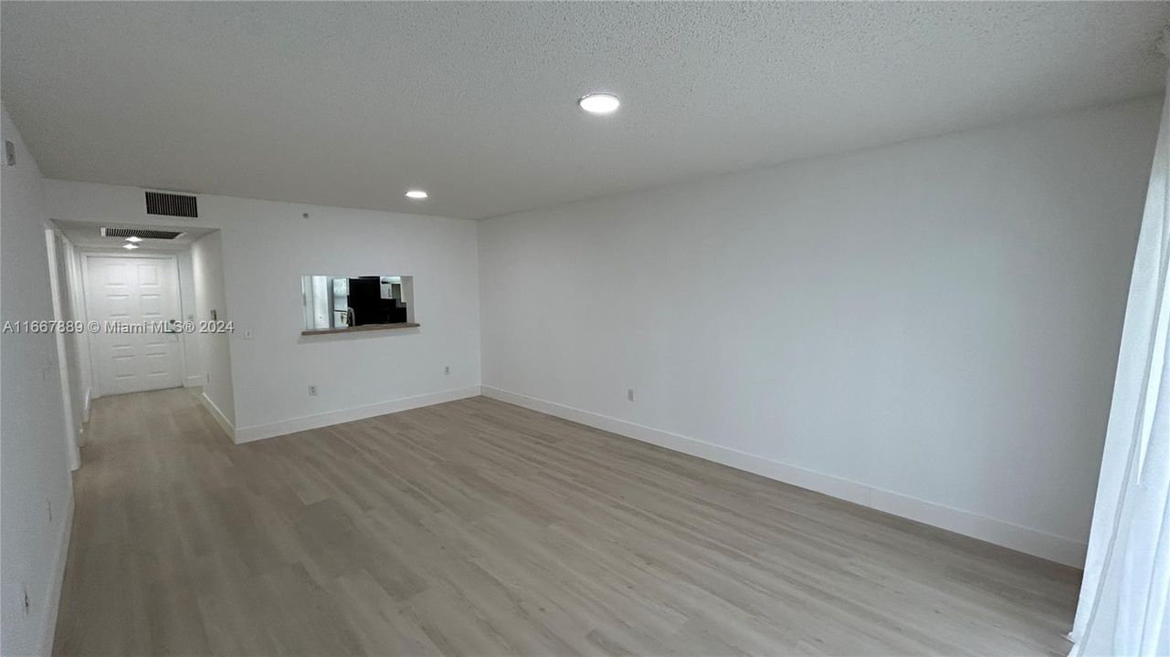 For Rent: $2,000 (2 beds, 1 baths, 1032 Square Feet)