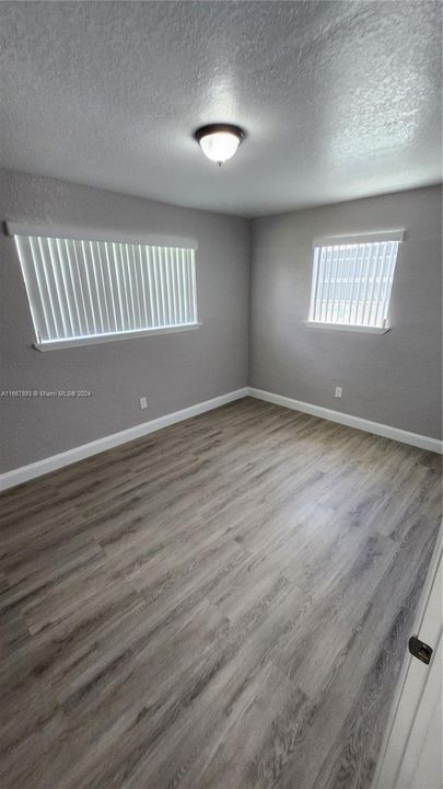 For Rent: $3,900 (4 beds, 2 baths, 1569 Square Feet)