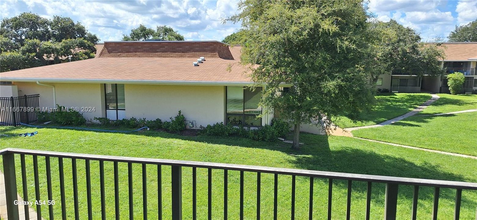 Clubhouse/office/laundry