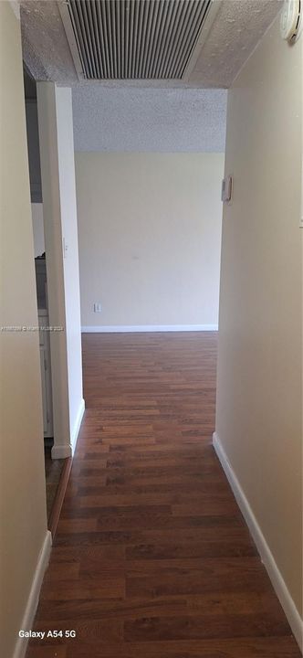 For Sale: $200,000 (1 beds, 1 baths, 650 Square Feet)