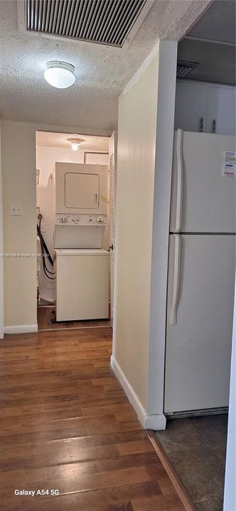 For Sale: $200,000 (1 beds, 1 baths, 650 Square Feet)