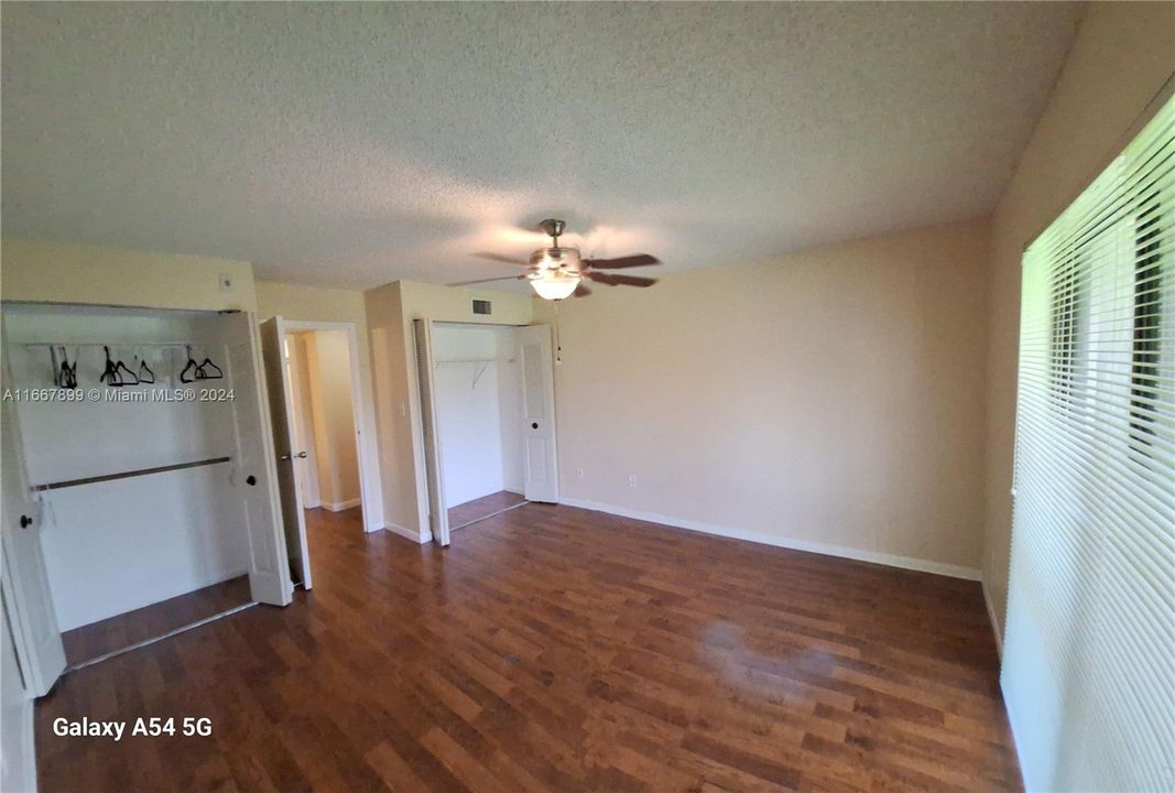 For Sale: $200,000 (1 beds, 1 baths, 650 Square Feet)