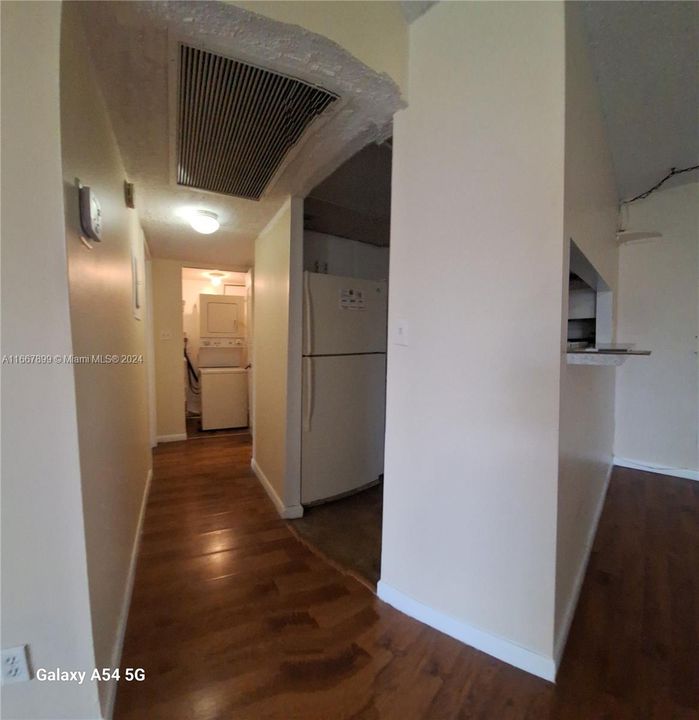 For Sale: $200,000 (1 beds, 1 baths, 650 Square Feet)