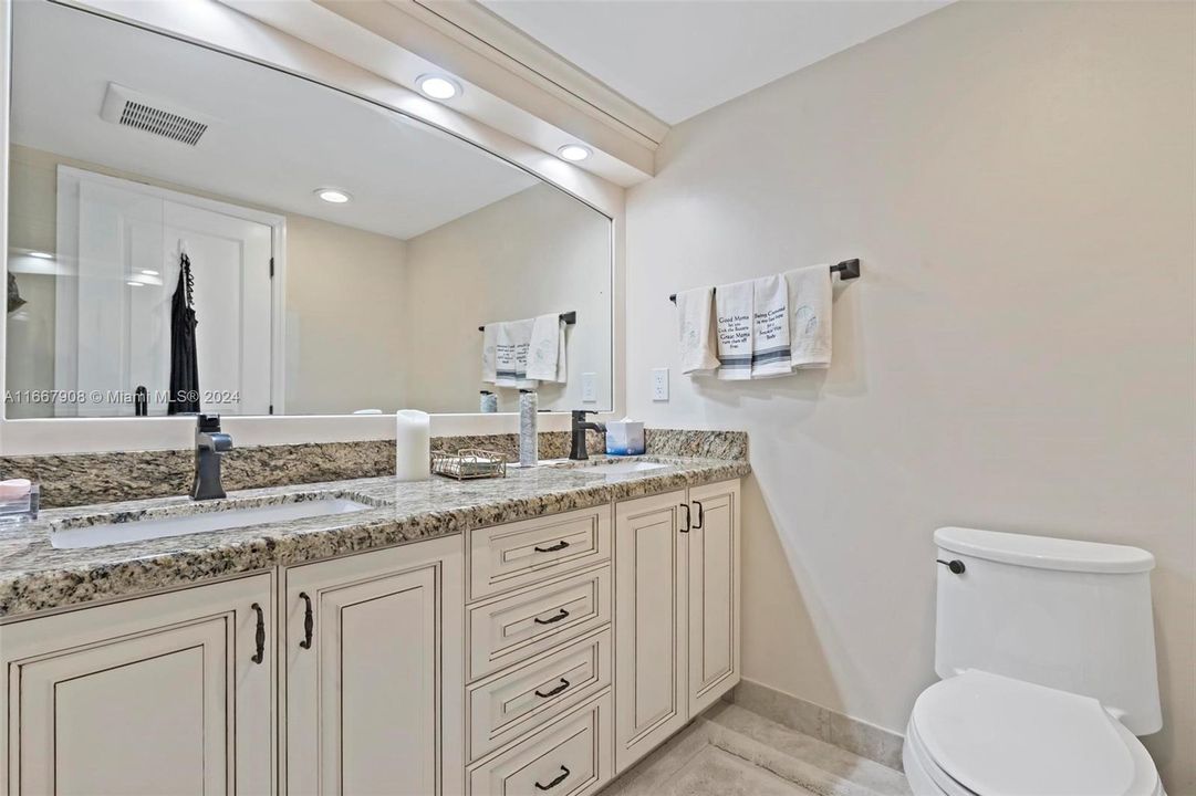 For Sale: $949,500 (2 beds, 2 baths, 1950 Square Feet)