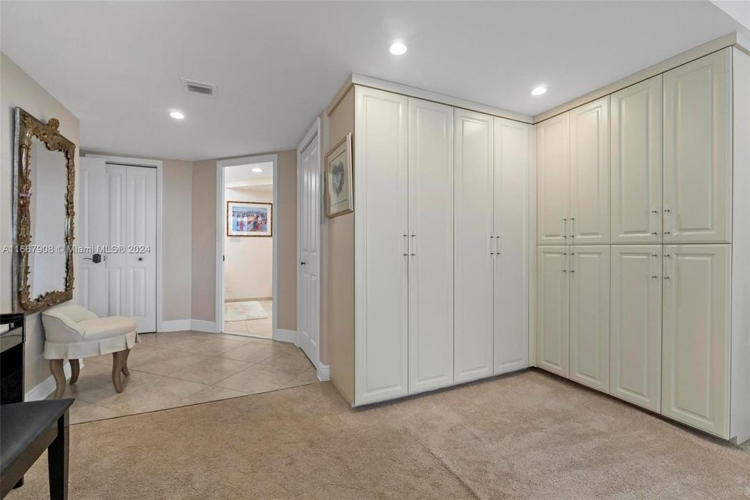 For Sale: $949,500 (2 beds, 2 baths, 1950 Square Feet)