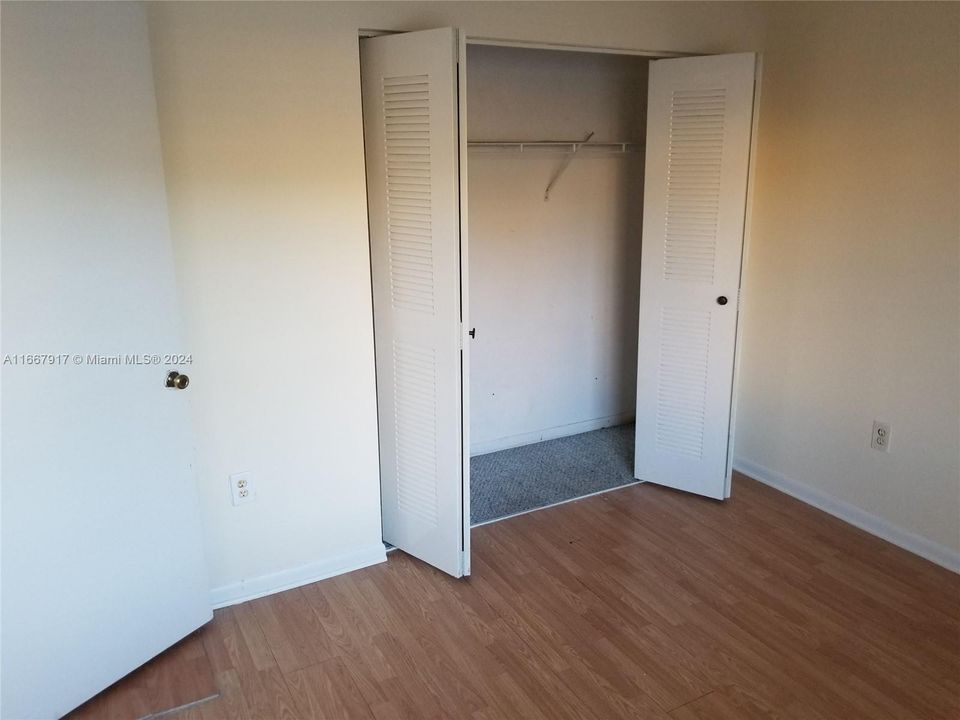 For Rent: $2,450 (2 beds, 2 baths, 970 Square Feet)