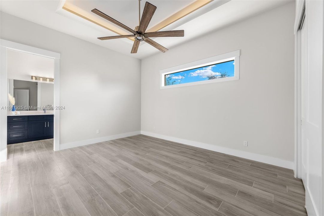 guest bedroom with ensuite/pool bath