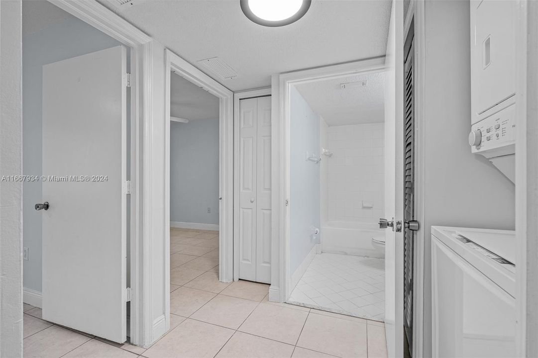 Recently Rented: $2,200 (3 beds, 2 baths, 1196 Square Feet)