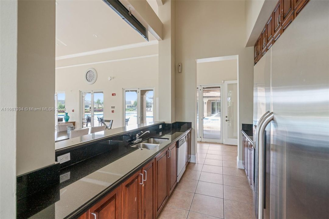 Recently Rented: $2,200 (3 beds, 2 baths, 1196 Square Feet)