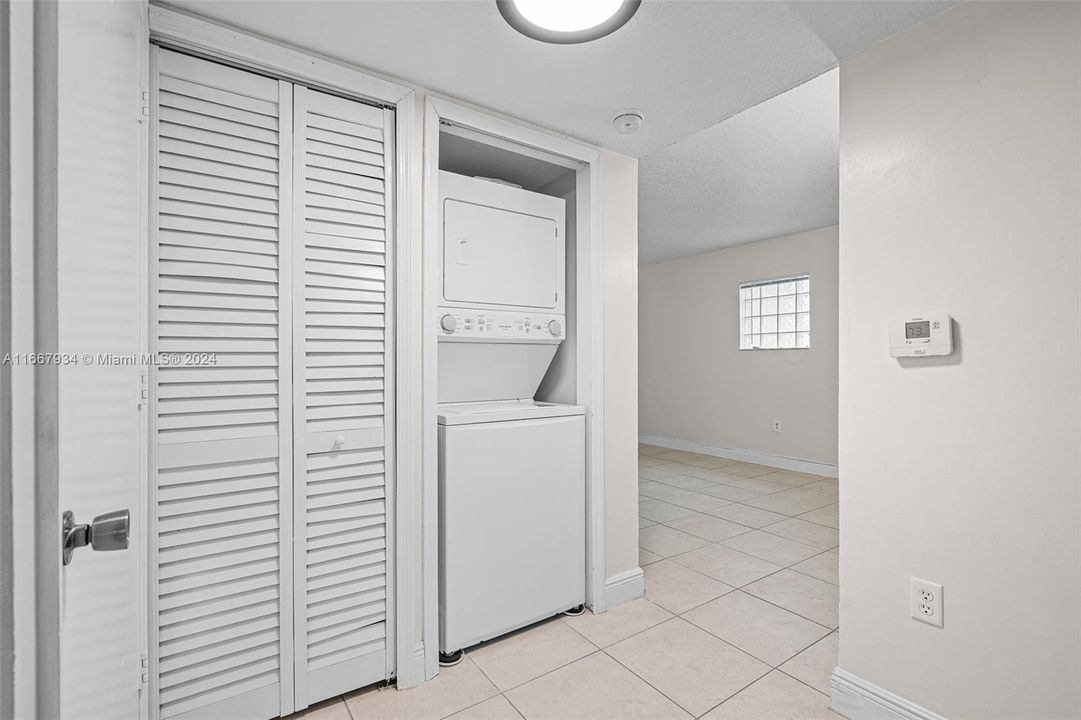 Recently Rented: $2,200 (3 beds, 2 baths, 1196 Square Feet)