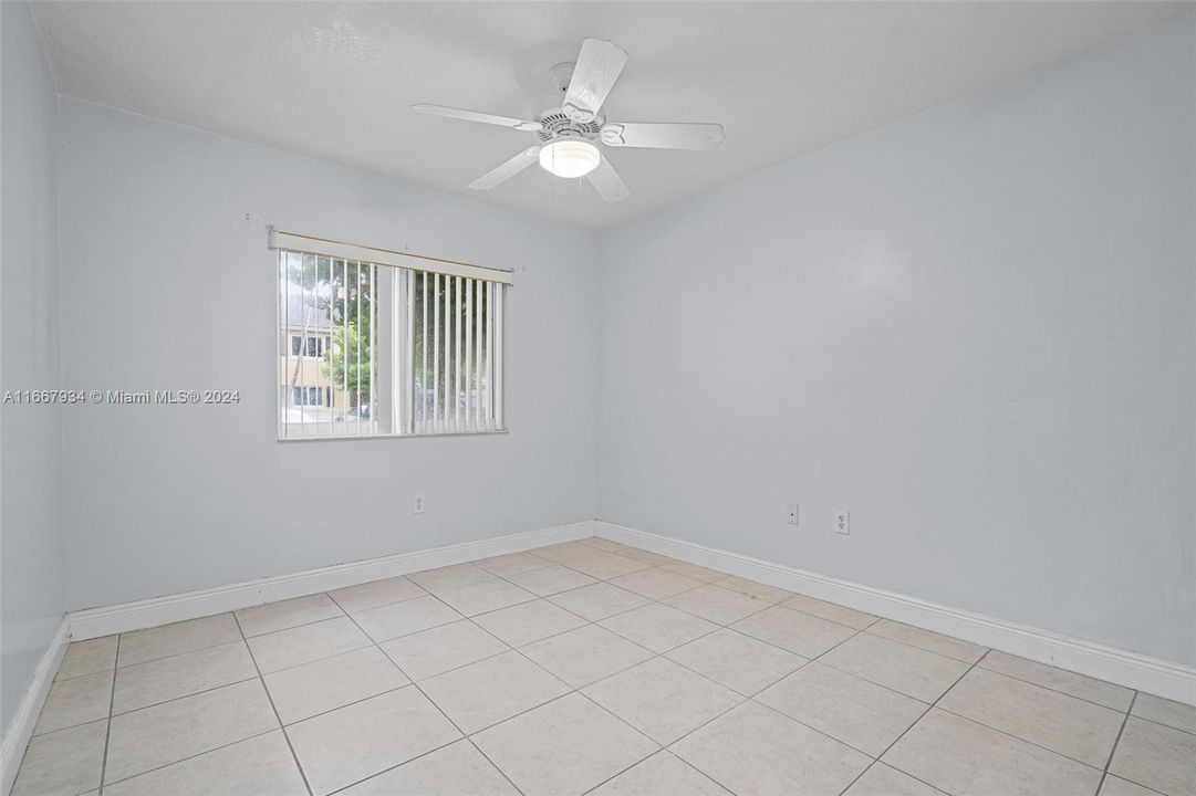 Recently Rented: $2,200 (3 beds, 2 baths, 1196 Square Feet)