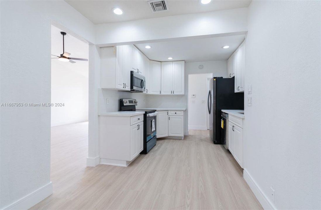 For Sale: $485,000 (3 beds, 2 baths, 1456 Square Feet)