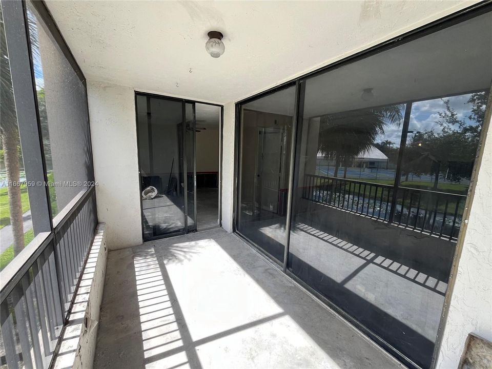 En Venta: $199,000 (2 camas, 2 baños, 979 Pies cuadrados)