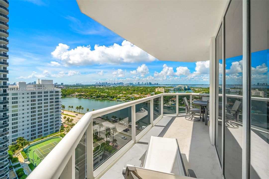 For Sale: $2,200,000 (2 beds, 2 baths, 1380 Square Feet)