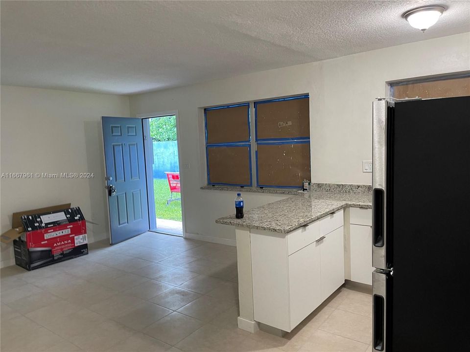 For Rent: $1,990 (1 beds, 1 baths, 7400 Square Feet)