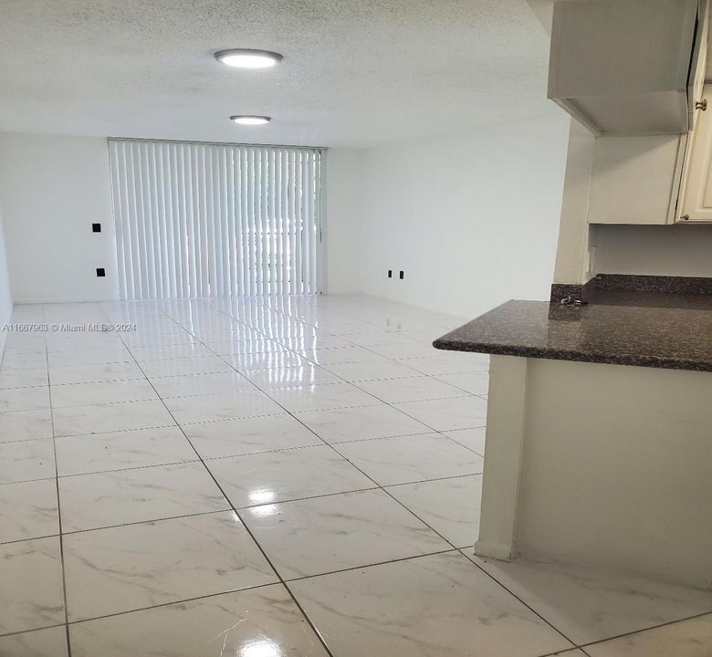 En Venta: $275,000 (1 camas, 1 baños, 810 Pies cuadrados)