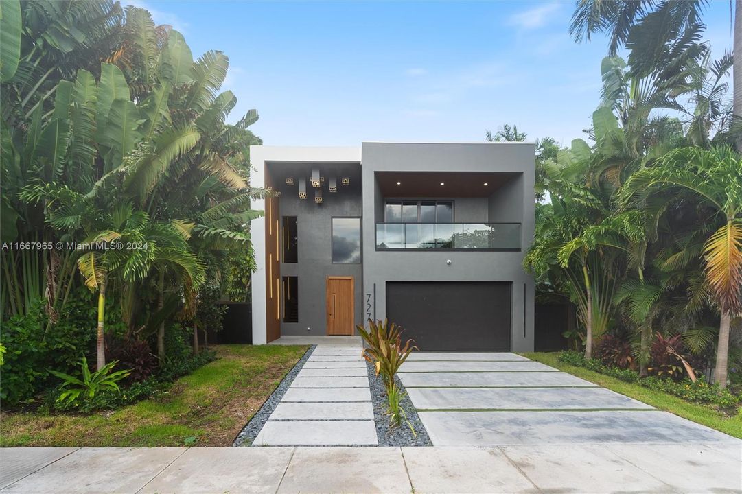 For Sale: $2,890,000 (4 beds, 4 baths, 4002 Square Feet)