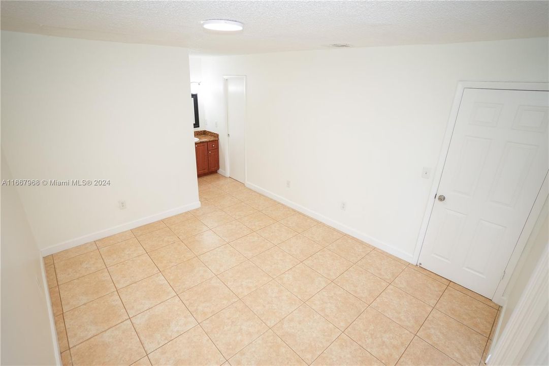 For Sale: $273,000 (2 beds, 2 baths, 750 Square Feet)