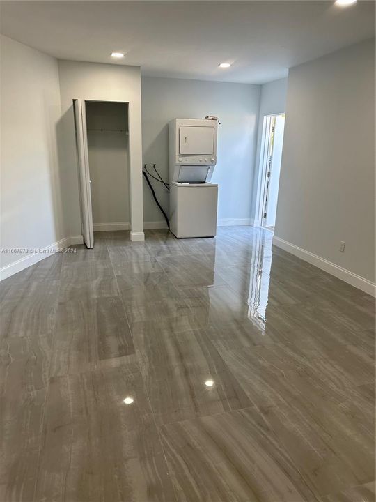 For Rent: $1,500 (1 beds, 1 baths, 400 Square Feet)