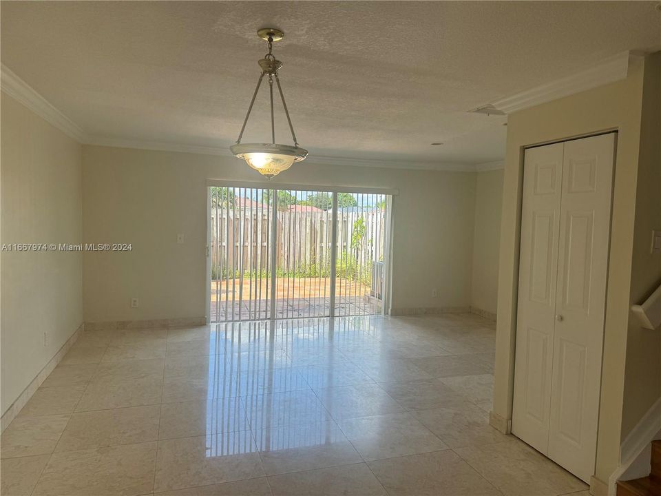 For Rent: $2,750 (3 beds, 2 baths, 1270 Square Feet)