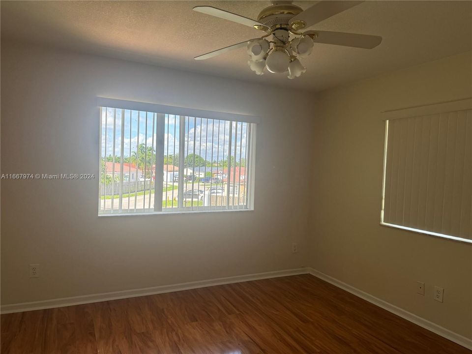 For Rent: $2,750 (3 beds, 2 baths, 1270 Square Feet)