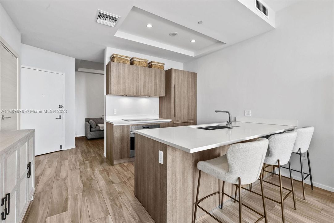 For Sale: $819,000 (1 beds, 2 baths, 842 Square Feet)