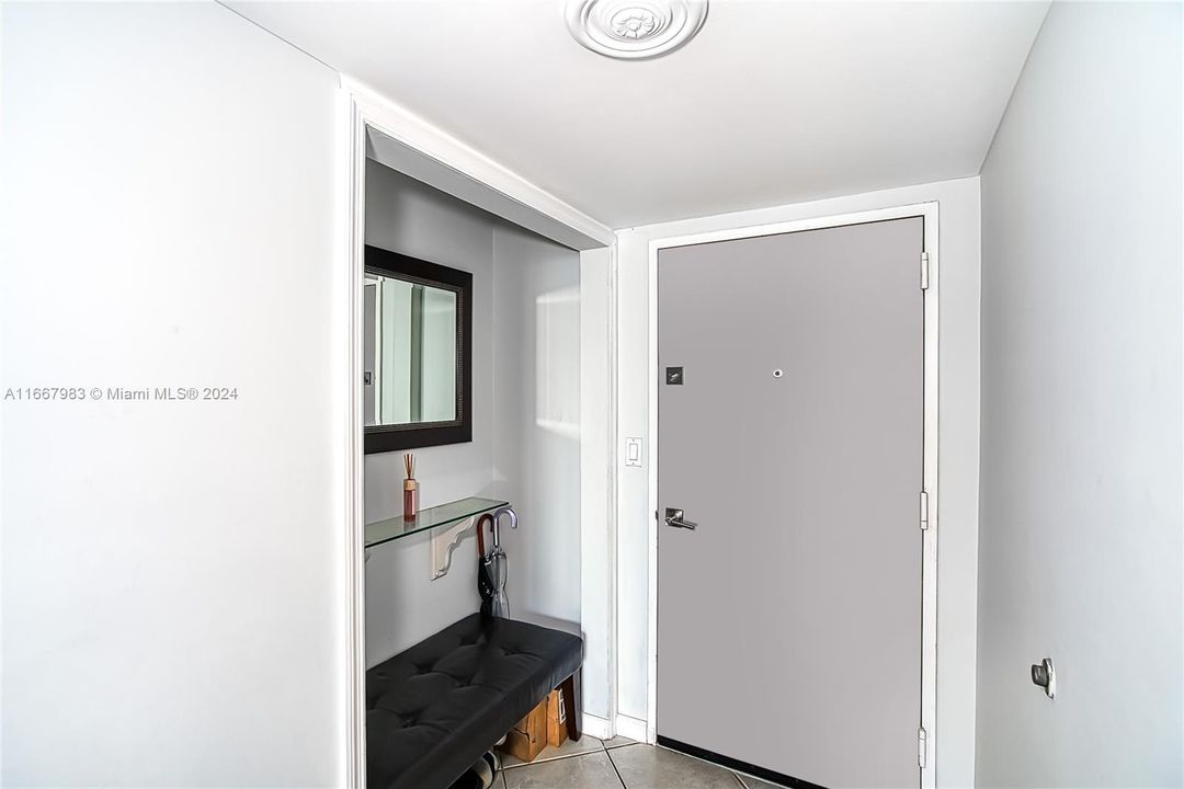 For Sale: $395,000 (2 beds, 2 baths, 1092 Square Feet)