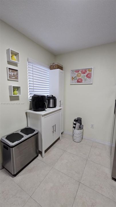 For Rent: $2,450 (2 beds, 2 baths, 970 Square Feet)