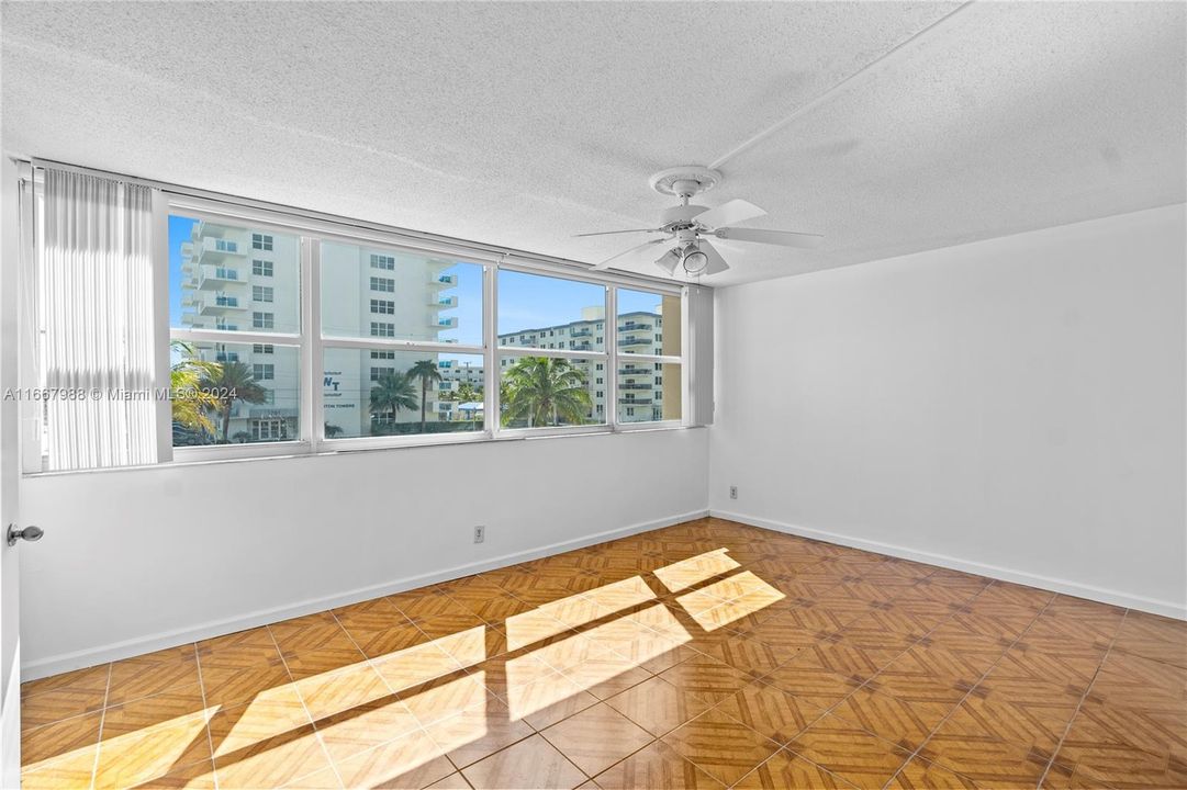 For Sale: $399,000 (2 beds, 2 baths, 1288 Square Feet)